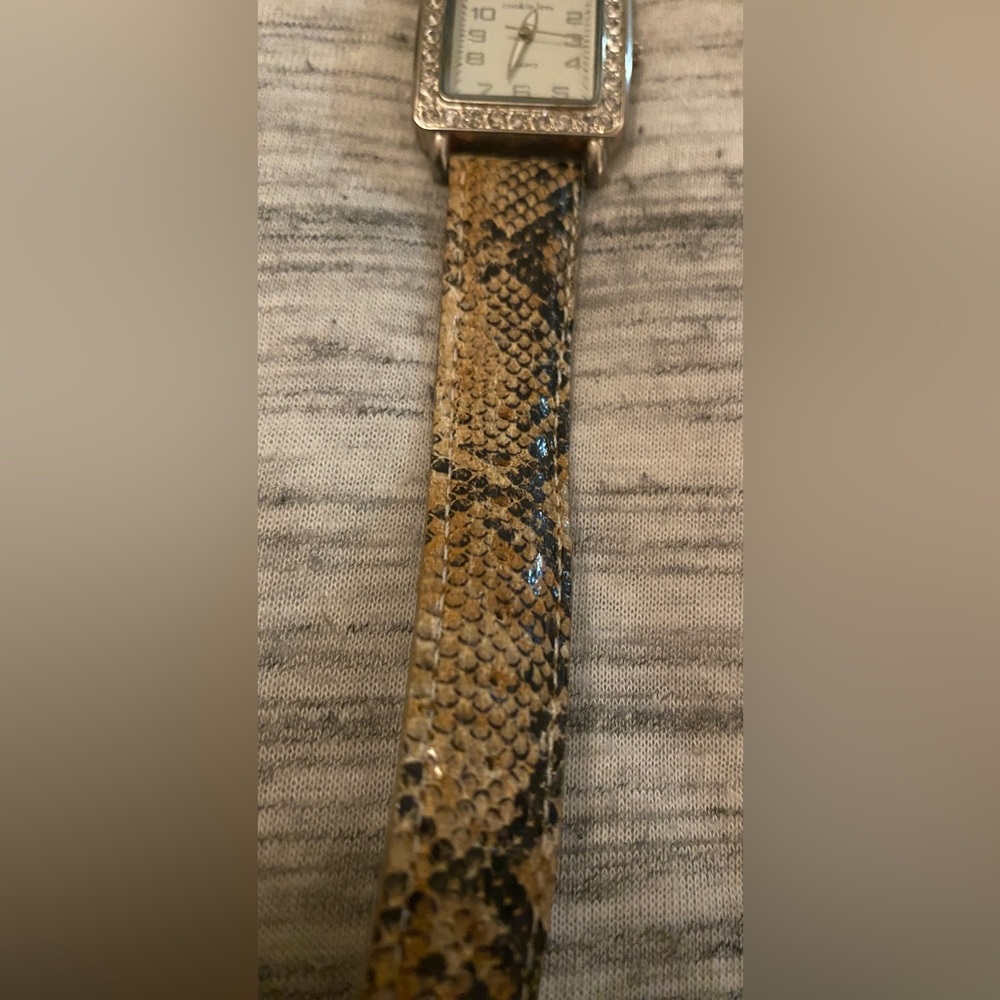Cookie Lee Quartz Crystal Bezel Ladies Watch. - Picture 4 of 7